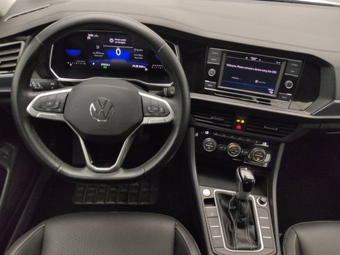 Used 2024 Volkswagen Jetta SE image 22