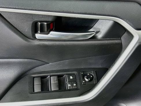 Certified 2021 Toyota RAV4 XLE w/ Convenience Package FWD image 19