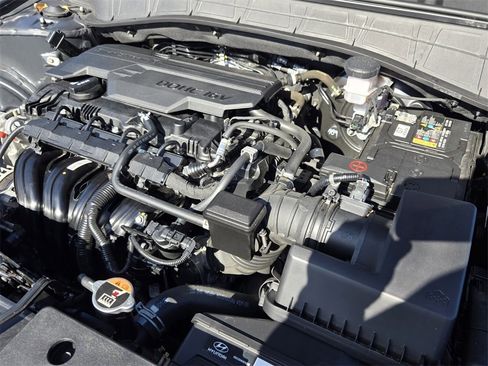 Certified 2024 Hyundai Kona SE image 19