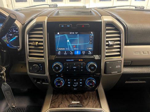 Used 2017 Ford F250 Lariat image 14