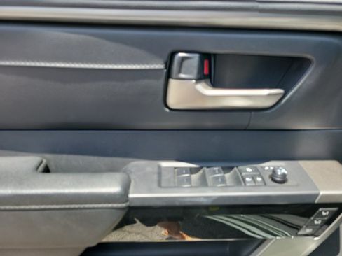 Used 2025 Toyota Tundra Limited AWD/4WD image 7