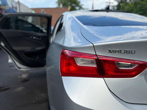 Used 2018 Chevrolet Malibu LT FWD image 50