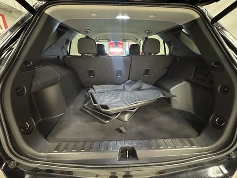 Used 2023 Chevrolet Equinox LT w/ Driver Convenience Package AWD/4WD image 16