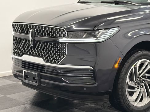 New 2026 Lincoln Navigator L Reserve AWD/4WD image 2