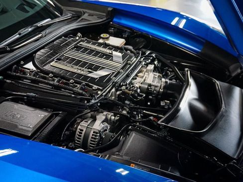 Used 2015 Chevrolet Corvette Z06 w/ 3LZ Preferred Equipment Group RWD image 16