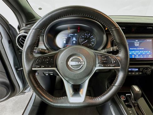 Used 2023 Nissan Kicks SR w/ SR Premium Package image 9