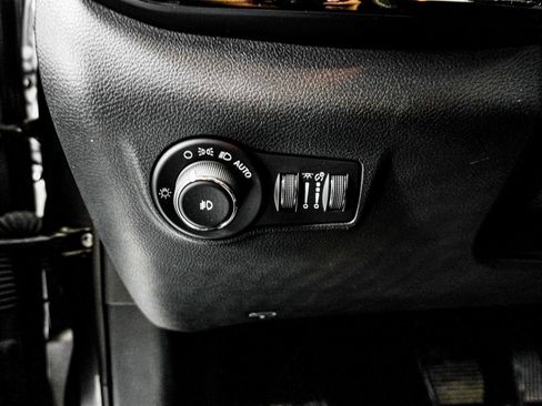 Used 2024 Jeep Compass Trailhawk image 27