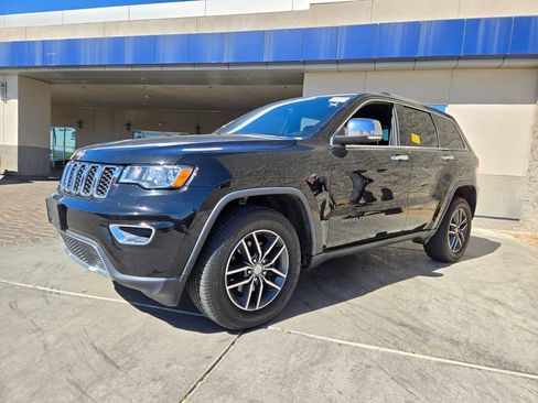 Used 2018 Jeep Grand Cherokee Limited image 2