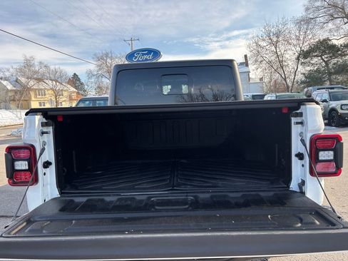 Used 2020 Jeep Gladiator Rubicon image 9