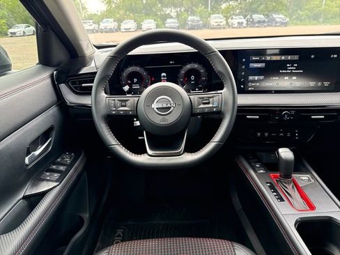 Certified 2025 Nissan Kicks SR FWD image 14