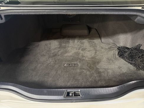 Used 2004 Lexus LS 430 w/ Modern Luxury Pkg RWD image 25