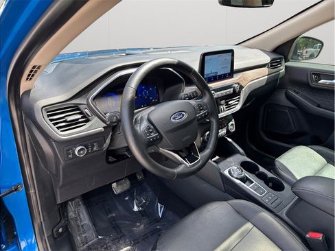 Used 2020 Ford Escape Titanium w/ Titanium Premium Package 2.0 FWD image 6