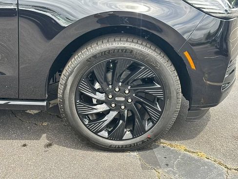 New 2026 Lincoln Navigator Reserve w/ Jet Appearance Package AWD/4WD image 13