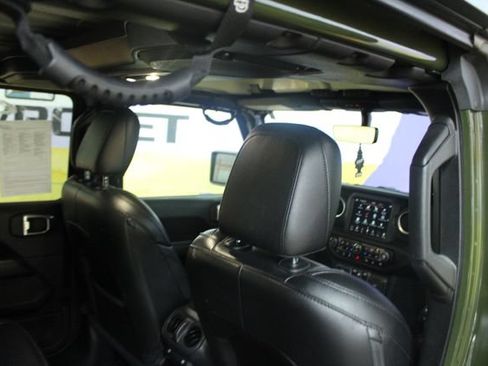 Used 2020 Jeep Wrangler Unlimited Sahara AWD/4WD image 12