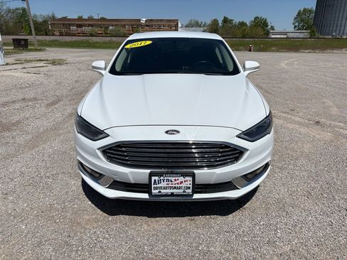 Used 2017 Ford Fusion SE w/ Fusion SE Technology Package FWD image 8