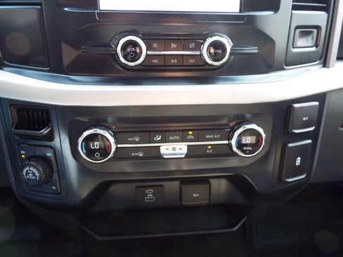 Used 2021 Ford F150 XLT w/ Equipment Group 301A Mid image 19