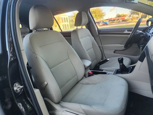 Used 2019 Volkswagen Golf S image 14