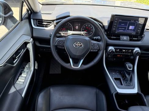 Used 2022 Toyota RAV4 XLE Premium FWD image 28