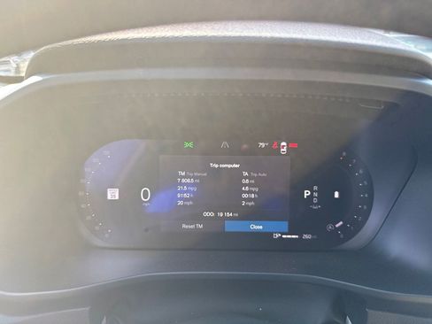 Used 2025 Volvo XC40 B5 Ultra w/ Protection Package Premier AWD/4WD image 23