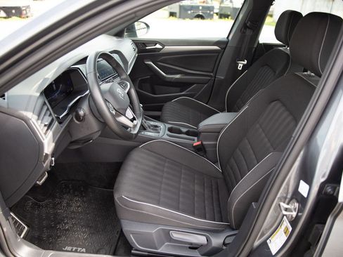 Used 2023 Volkswagen Jetta Sport FWD image 18