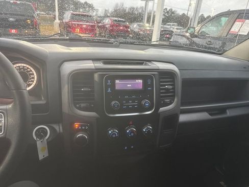 Used 2017 RAM 1500 Express image 22