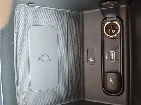 Used 2022 Kia Telluride EX w/ EX Premium Package FWD image 28