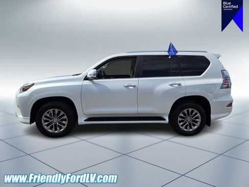 Used 2020 Lexus GX 460 Premium w/ Premium Package image 4