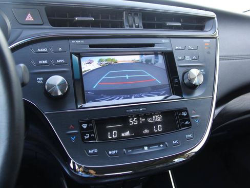 Used 2016 Toyota Avalon XLE Premium FWD image 18