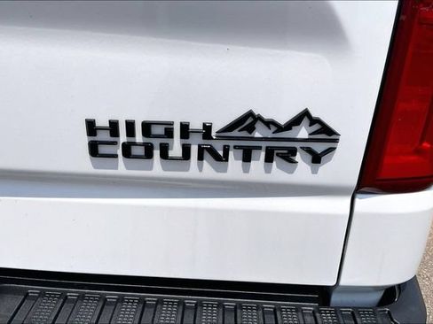 Used 2023 Chevrolet Silverado 1500 High Country w/ Technology Package AWD/4WD image 23