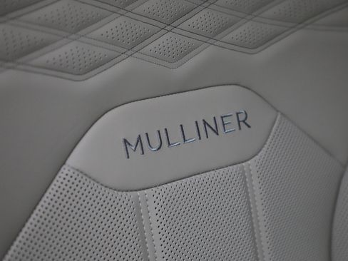 New 2025 Bentley Bentayga Extended Wheelbase image 21