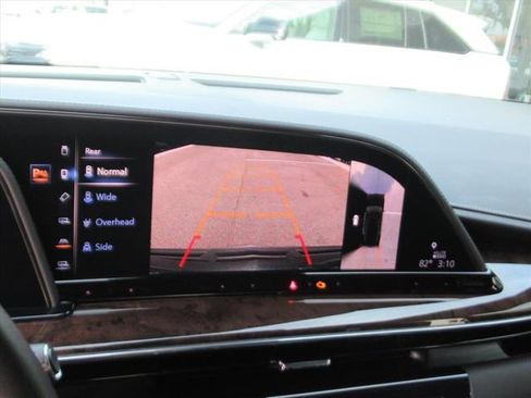 Used 2021 Cadillac Escalade Sport Platinum w/ LPO, ONYX Package image 23