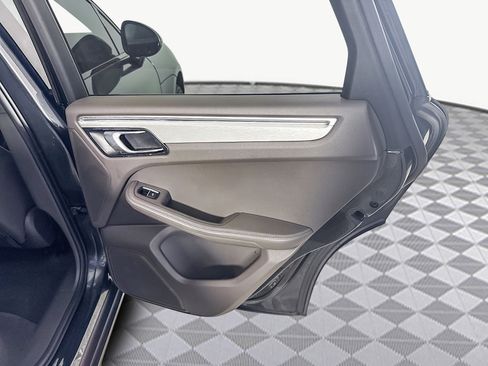 Used 2023 Porsche Macan image 27