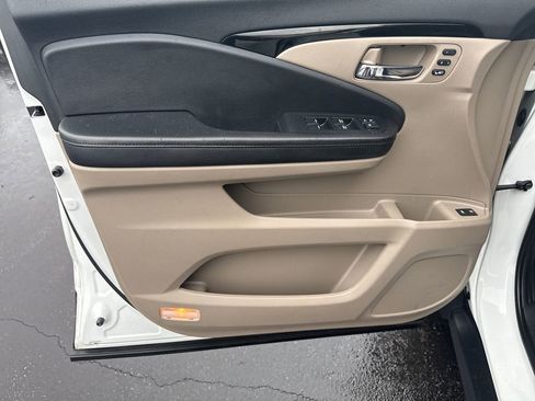 Used 2021 Honda Pilot Elite image 12