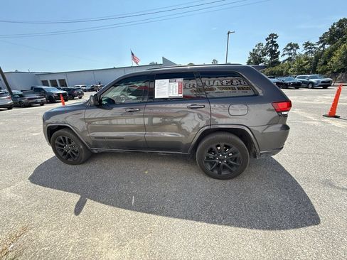 Used 2019 Jeep Grand Cherokee Altitude RWD image 5