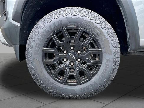 Certified 2024 Chevrolet Colorado Trail Boss w/ Advanced Trailering Package AWD/4WD image 10