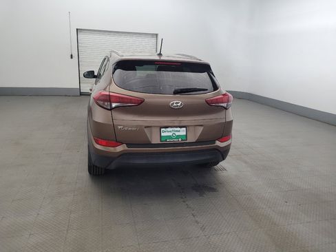 Used 2016 Hyundai Tucson SE w/ Option Group 02 FWD image 6