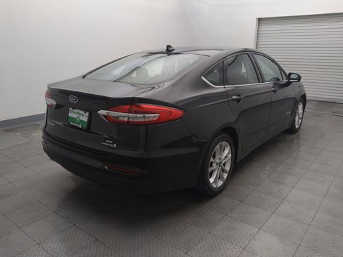 Used 2019 Ford Fusion SE image 9