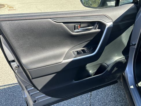 Used 2021 Toyota RAV4 XSE image 15