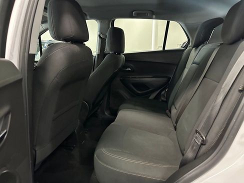 Used 2020 Chevrolet Trax LS image 25