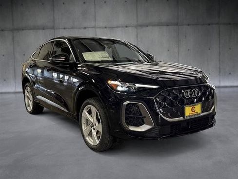 Used 2025 Audi Q5 Premium Plus w/ Premium Plus AWD/4WD image 7