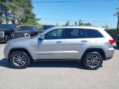Used 2017 Jeep Grand Cherokee Limited AWD/4WD image 5