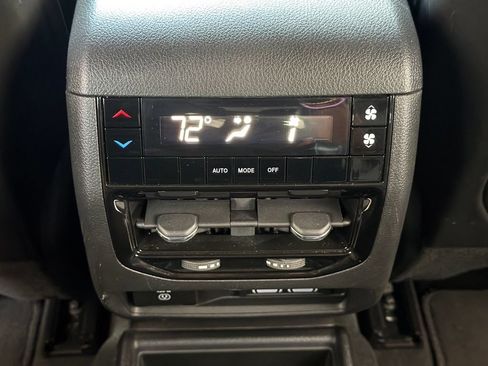Used 2023 Jeep Grand Cherokee L Laredo RWD image 10