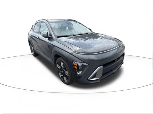 Used 2025 Hyundai Kona SEL FWD image 1