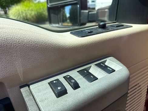 Used 2014 Ford F250 Lariat w/ Lariat Interior Package AWD/4WD image 18
