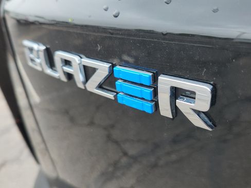 Used 2024 Chevrolet Blazer EV LT AWD/4WD image 15