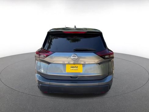 Used 2025 Nissan Rogue SV FWD image 12
