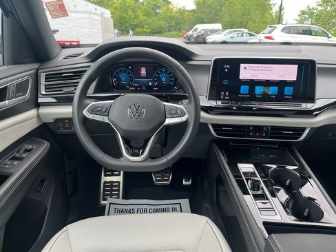 Certified 2025 Volkswagen Atlas Cross Sport SEL Premium R-Line AWD/4WD image 19