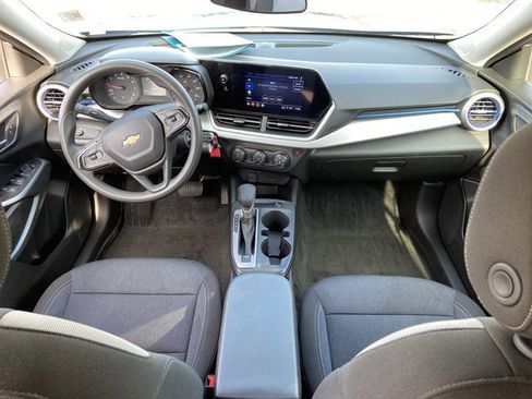 Used 2024 Chevrolet Trax LS w/ LS Convenience Package image 47