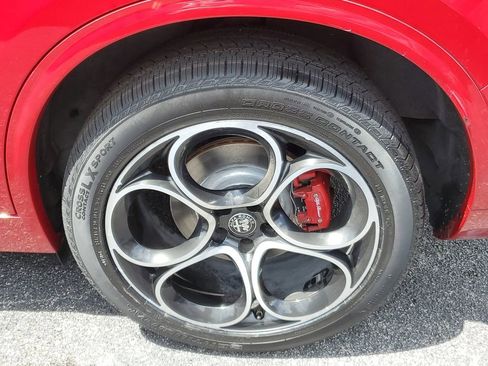 Used 2022 Alfa Romeo Stelvio Veloce image 5