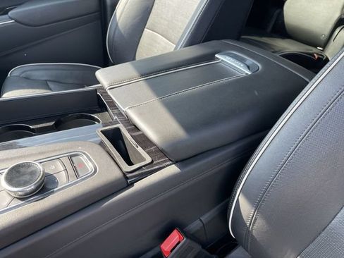 Used 2023 Cadillac Escalade ESV Sport AWD/4WD image 21